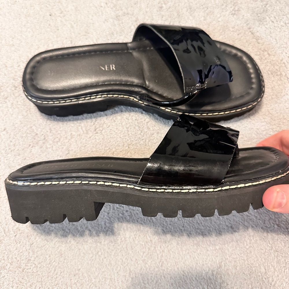 Donald J. Pliner Y2K inspired Black Patent Slide Sandals stack heel Size 6